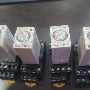 RELAY-004A OMRON TIMER RELAY H3Y 10SEC C-W BASE